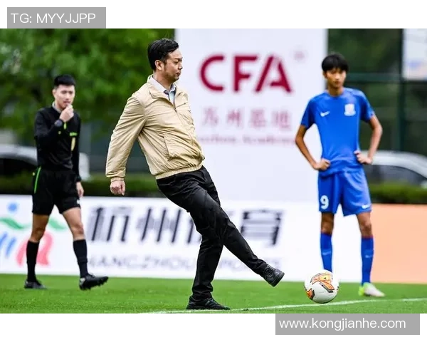 足球明星签名瞬间集锦精彩视频回顾让你感受足球魅力与激情